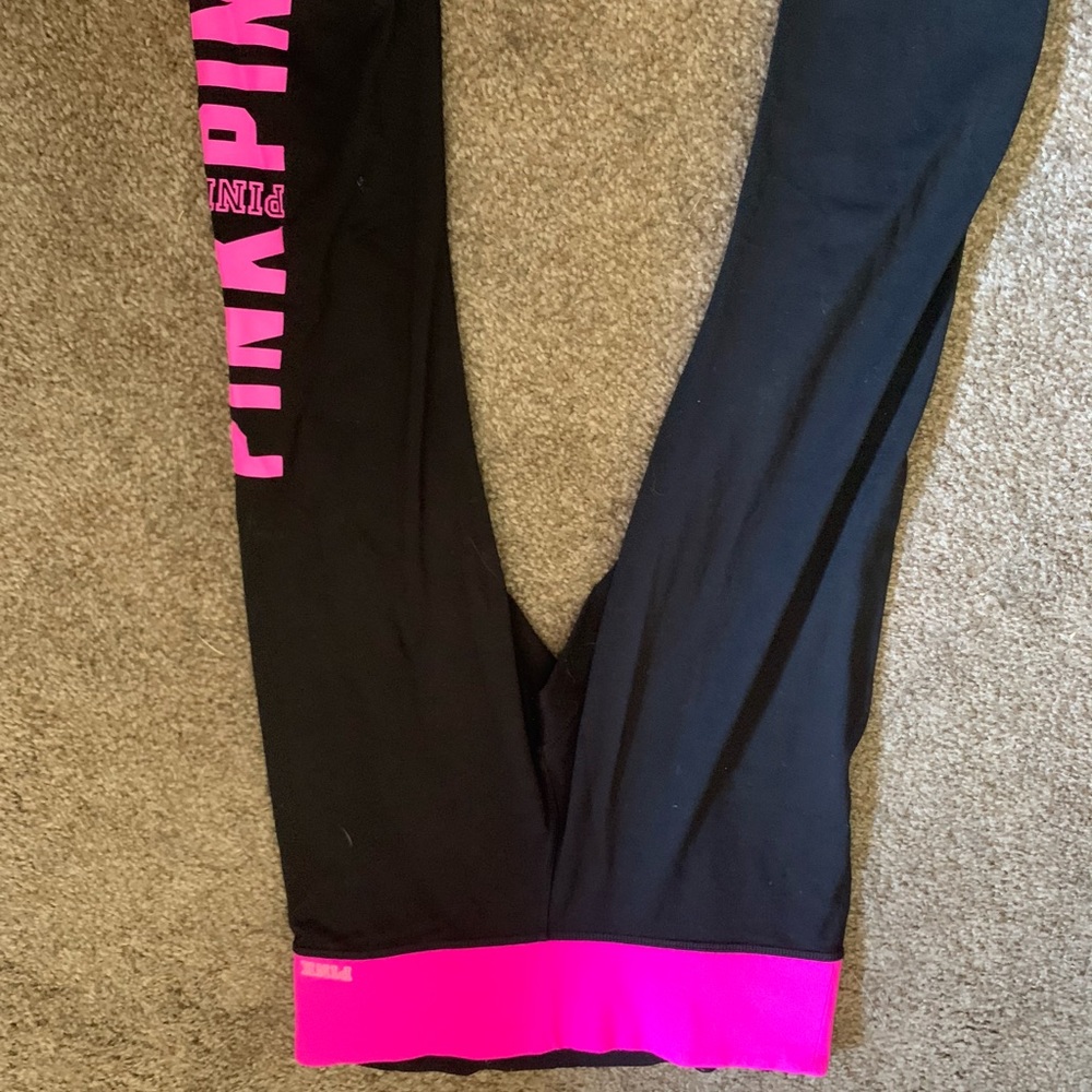 PINK cropped leggings